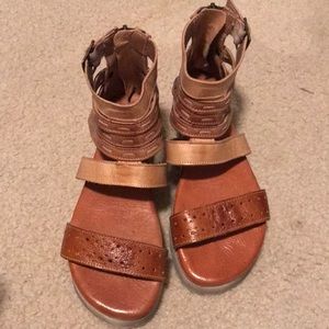 Artemia Tan Rustic Bedstu sandal